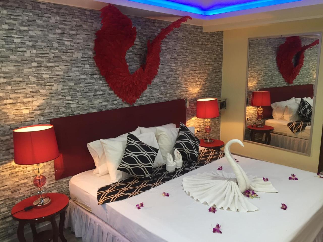 Fong Kaew And Baan Nang Fa Guesthouse Patong Ngoại thất bức ảnh