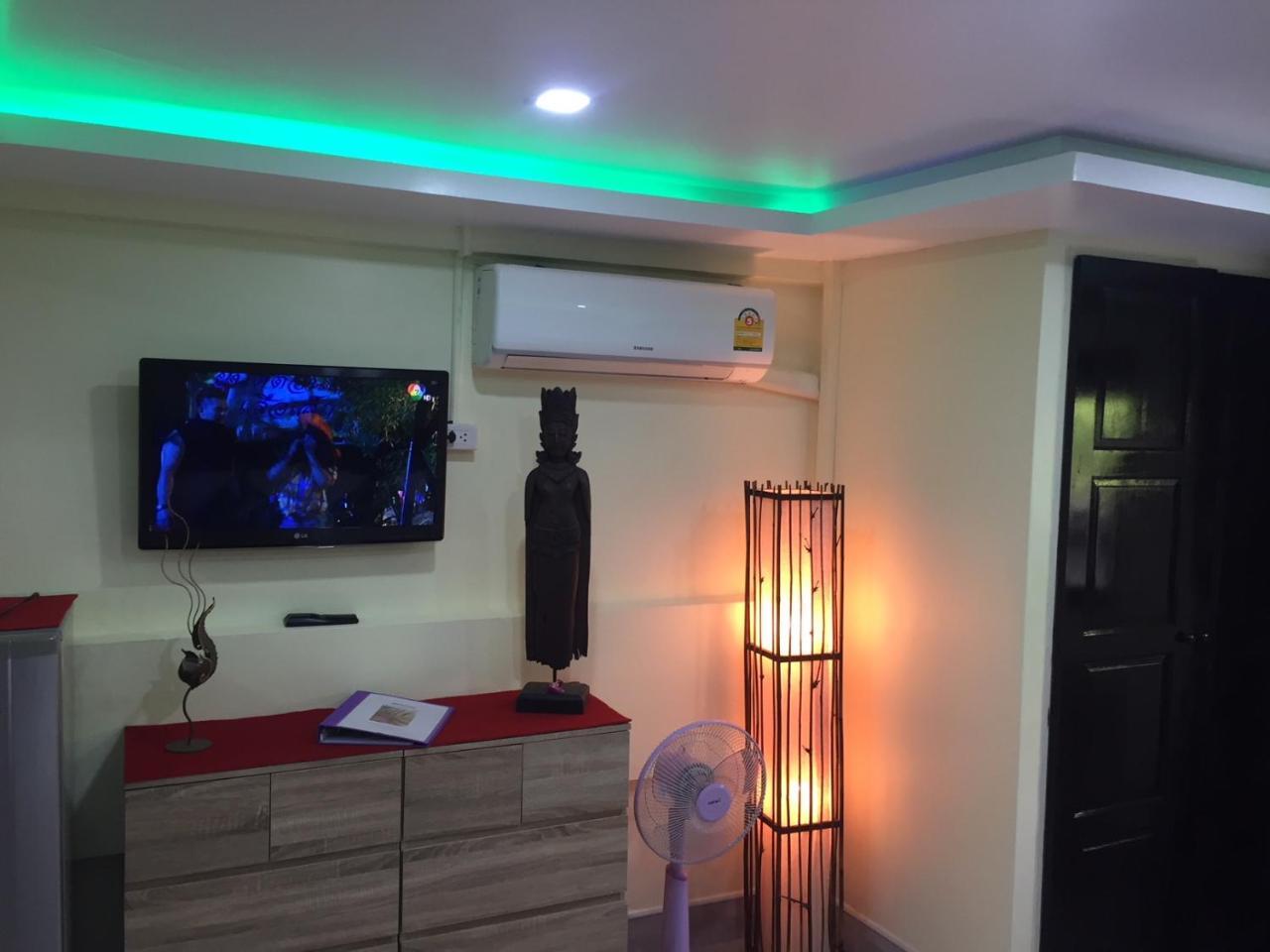 Fong Kaew And Baan Nang Fa Guesthouse Patong Ngoại thất bức ảnh