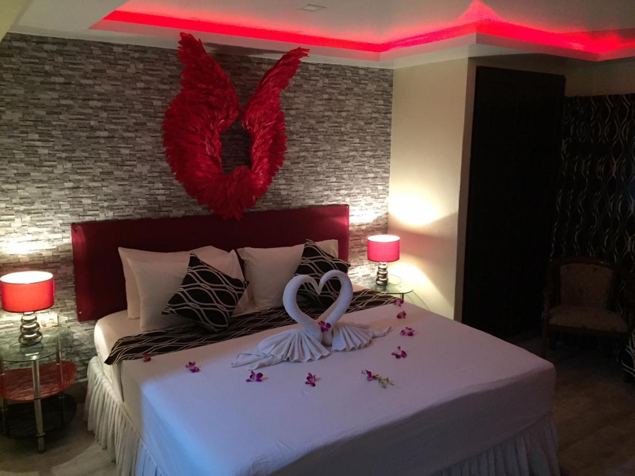 Fong Kaew And Baan Nang Fa Guesthouse Patong Ngoại thất bức ảnh