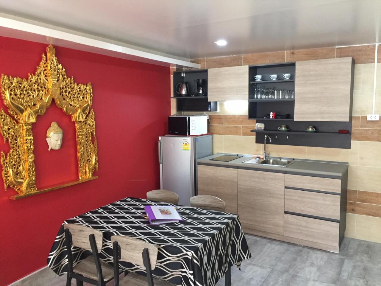 Fong Kaew And Baan Nang Fa Guesthouse Patong Ngoại thất bức ảnh