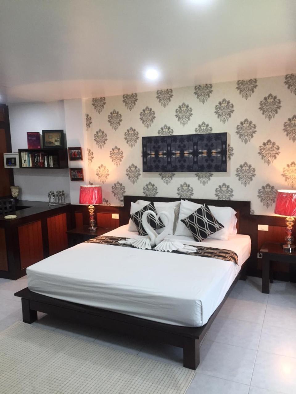 Fong Kaew And Baan Nang Fa Guesthouse Patong Ngoại thất bức ảnh